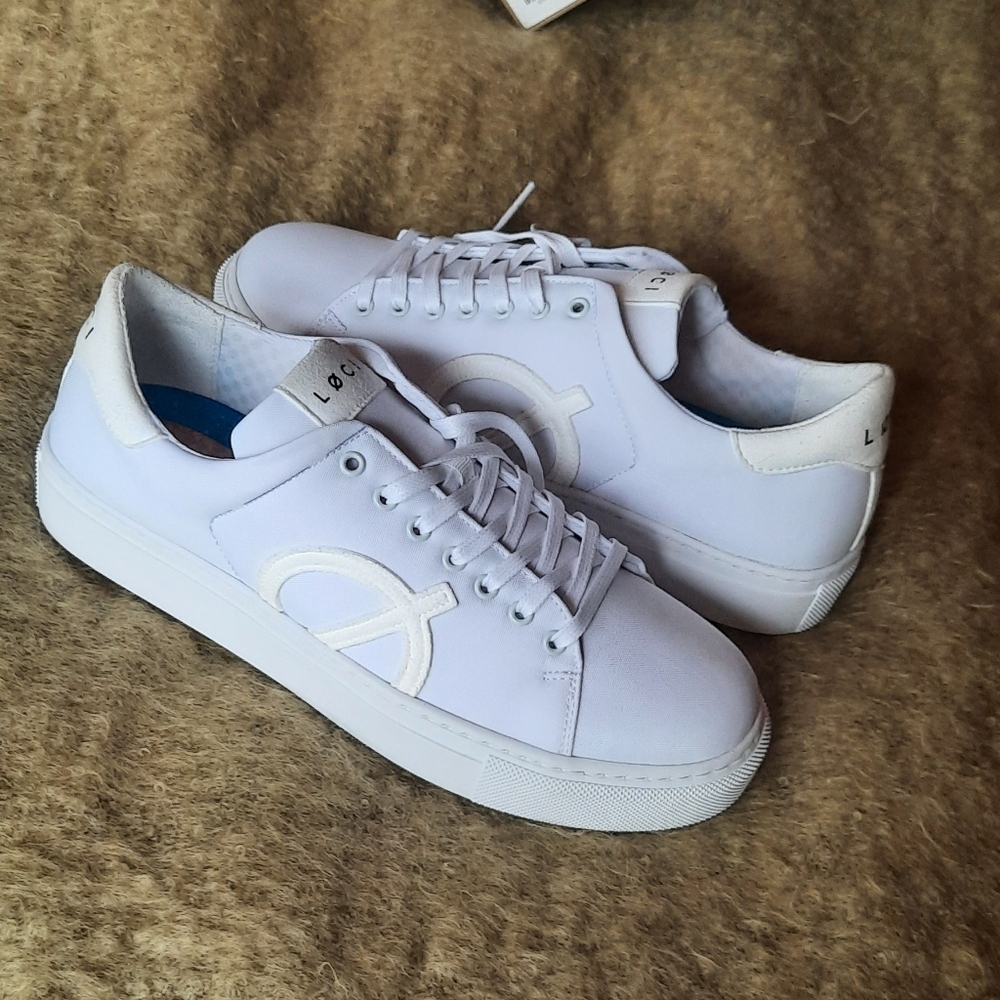 Loci sneakers